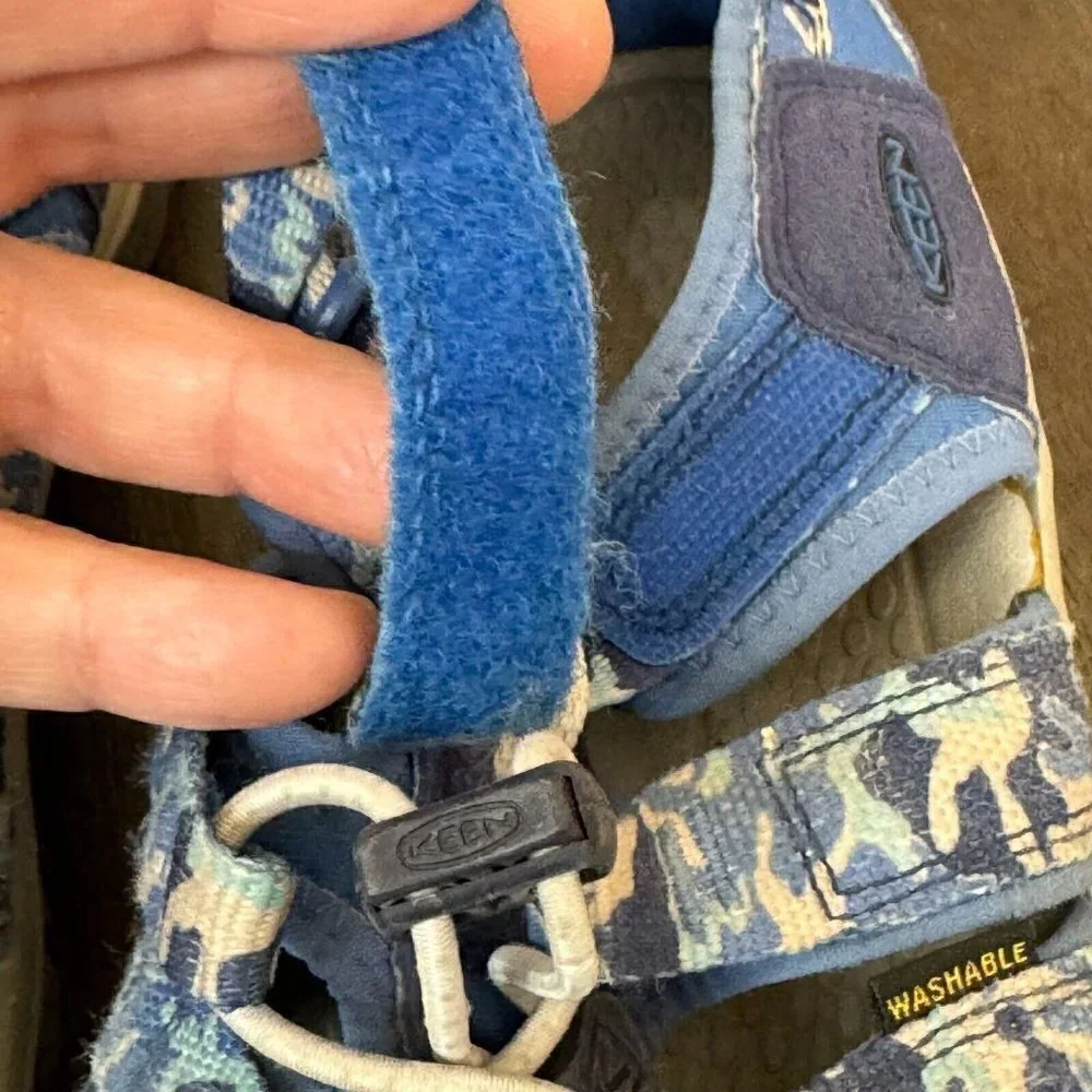 Keen Big Kids Closed Toe Water Sandals Washable Footwear Camo/Bright Cobalt 3